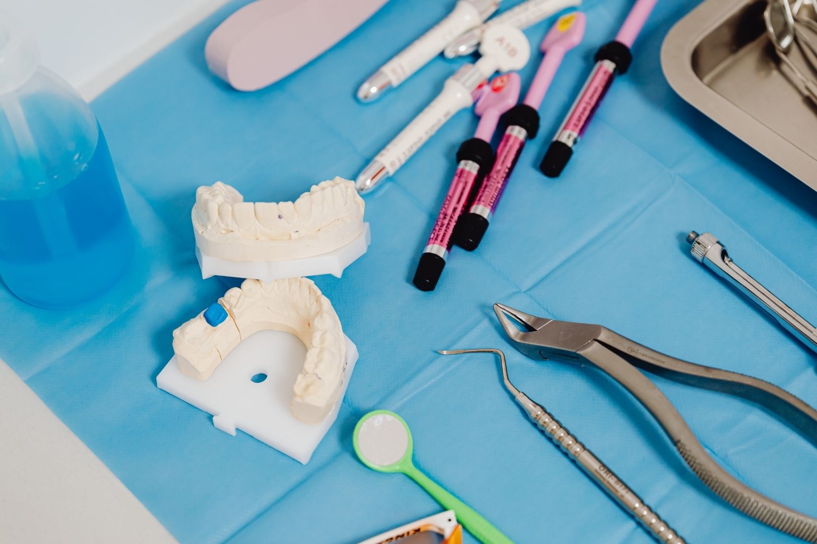 Konya acil diş hekimi değerlendirmesinde ani ağrı ve travma yakınmalarının klinik muayenesi
